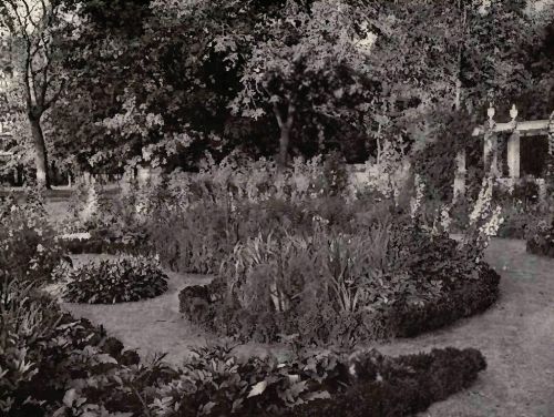 PLATE 33 Longfellow's Garden, Cambridge, Mass.