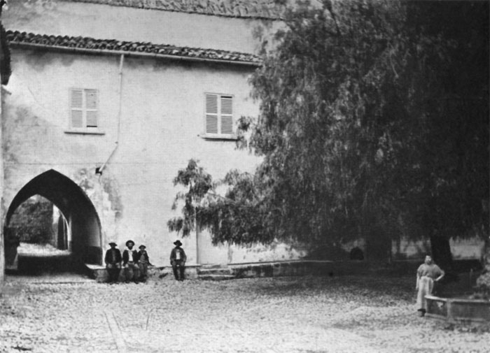 Courtyard at Alfádia